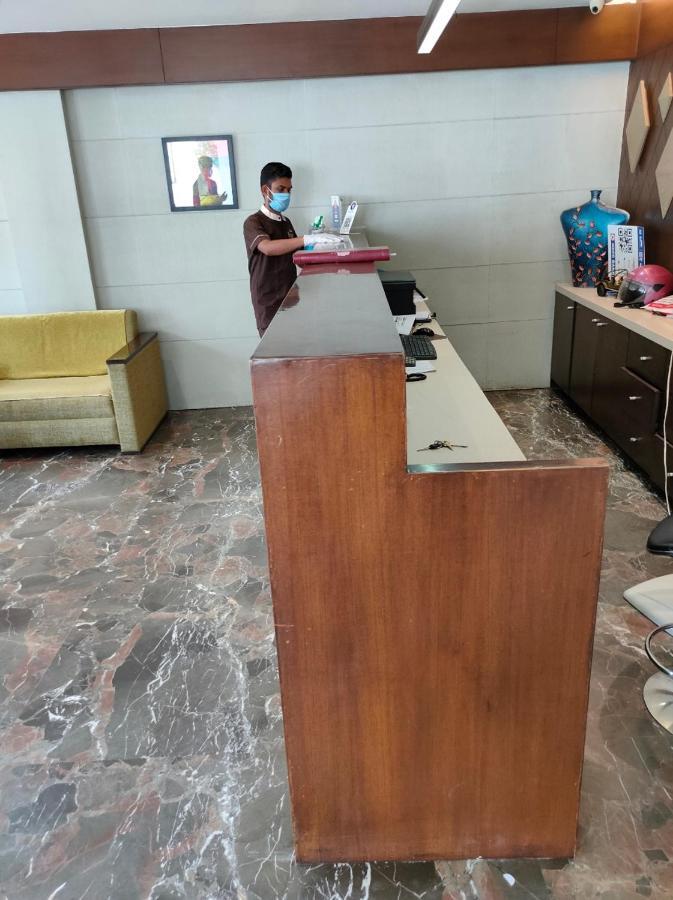 Fabhotel Prime Sky Light Vadodara Buitenkant foto