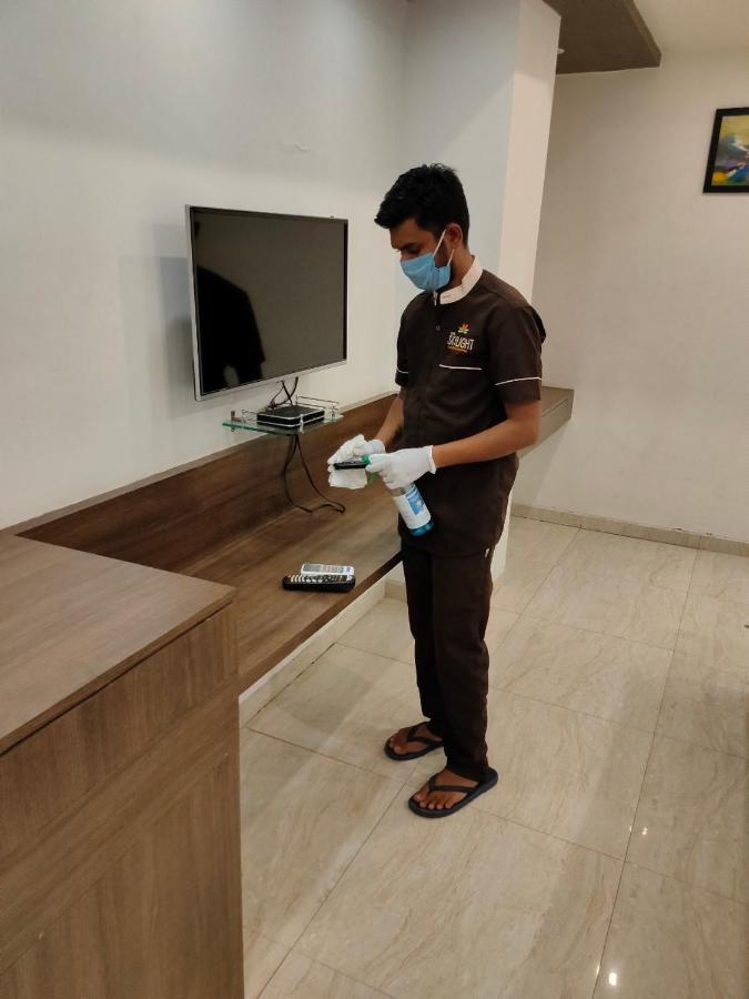 Fabhotel Prime Sky Light Vadodara Buitenkant foto