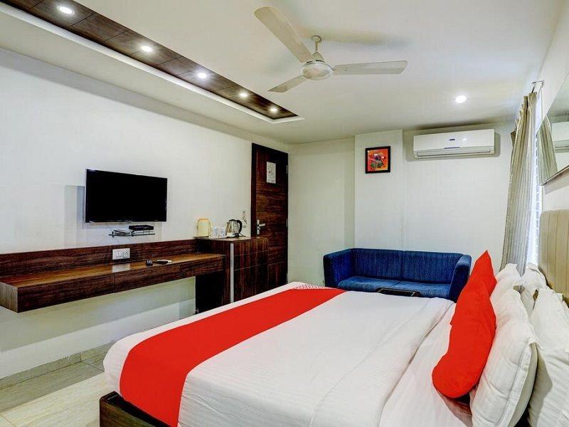 Fabhotel Prime Sky Light Vadodara Buitenkant foto