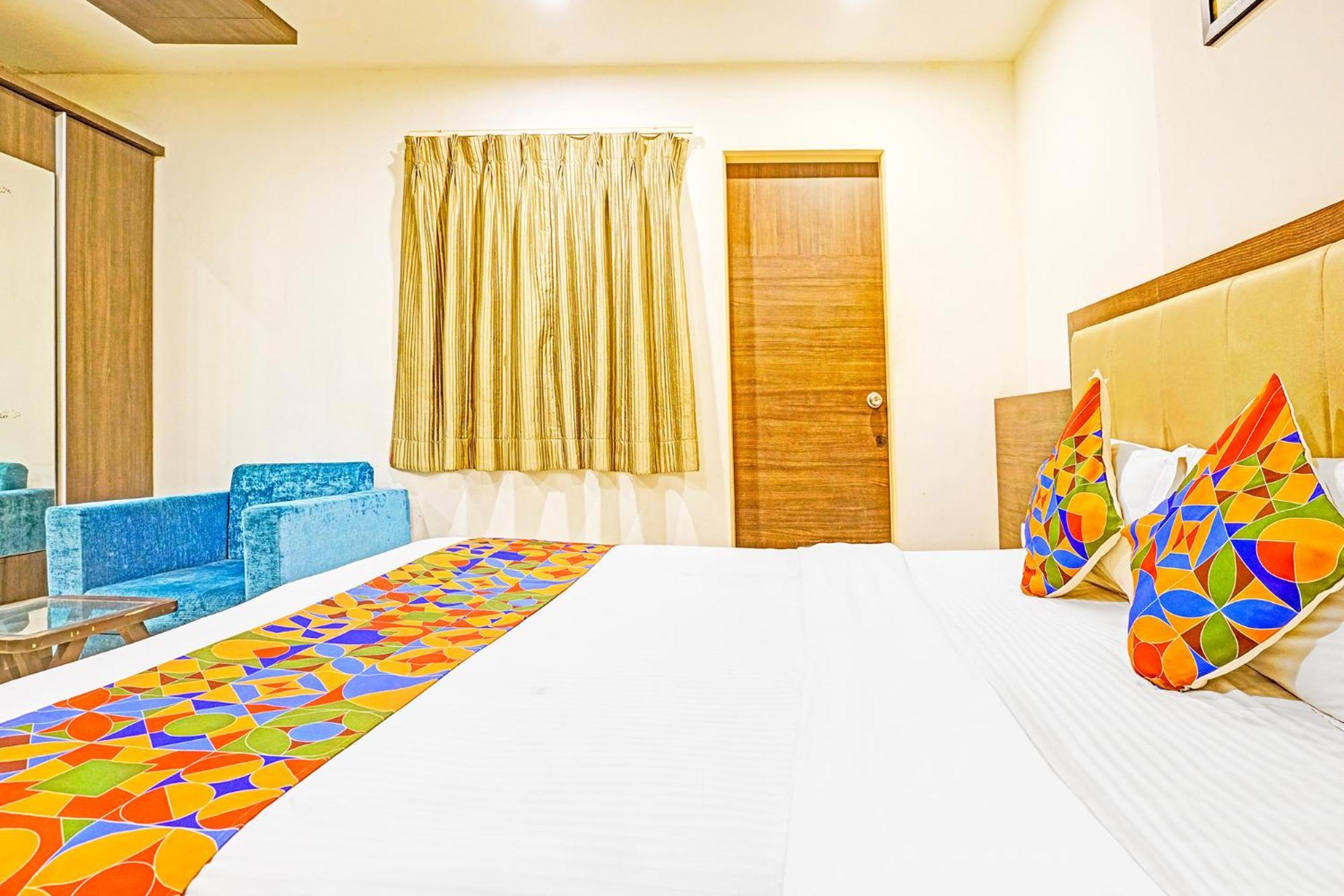 Fabhotel Prime Sky Light Vadodara Buitenkant foto