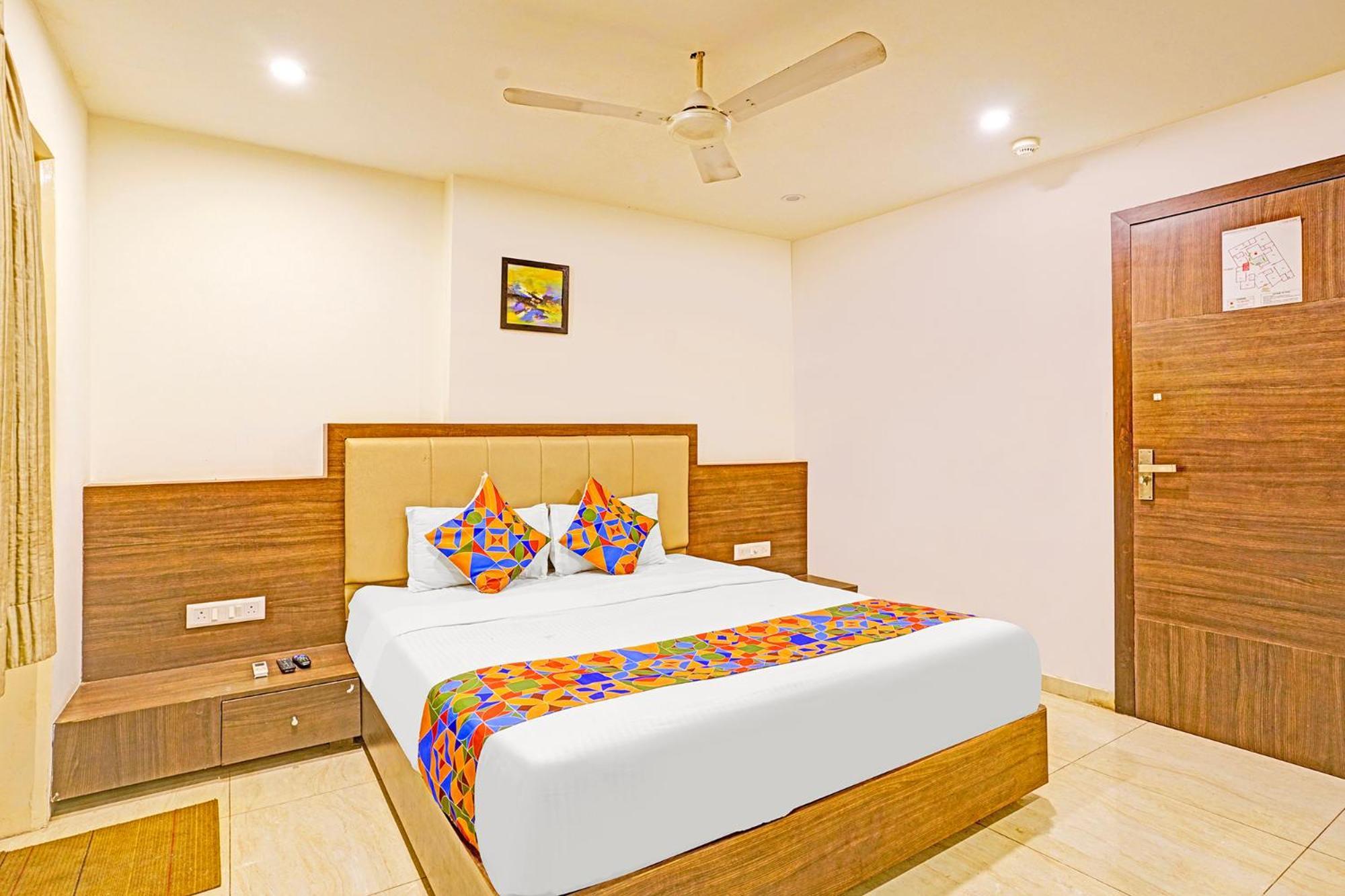 Fabhotel Prime Sky Light Vadodara Buitenkant foto