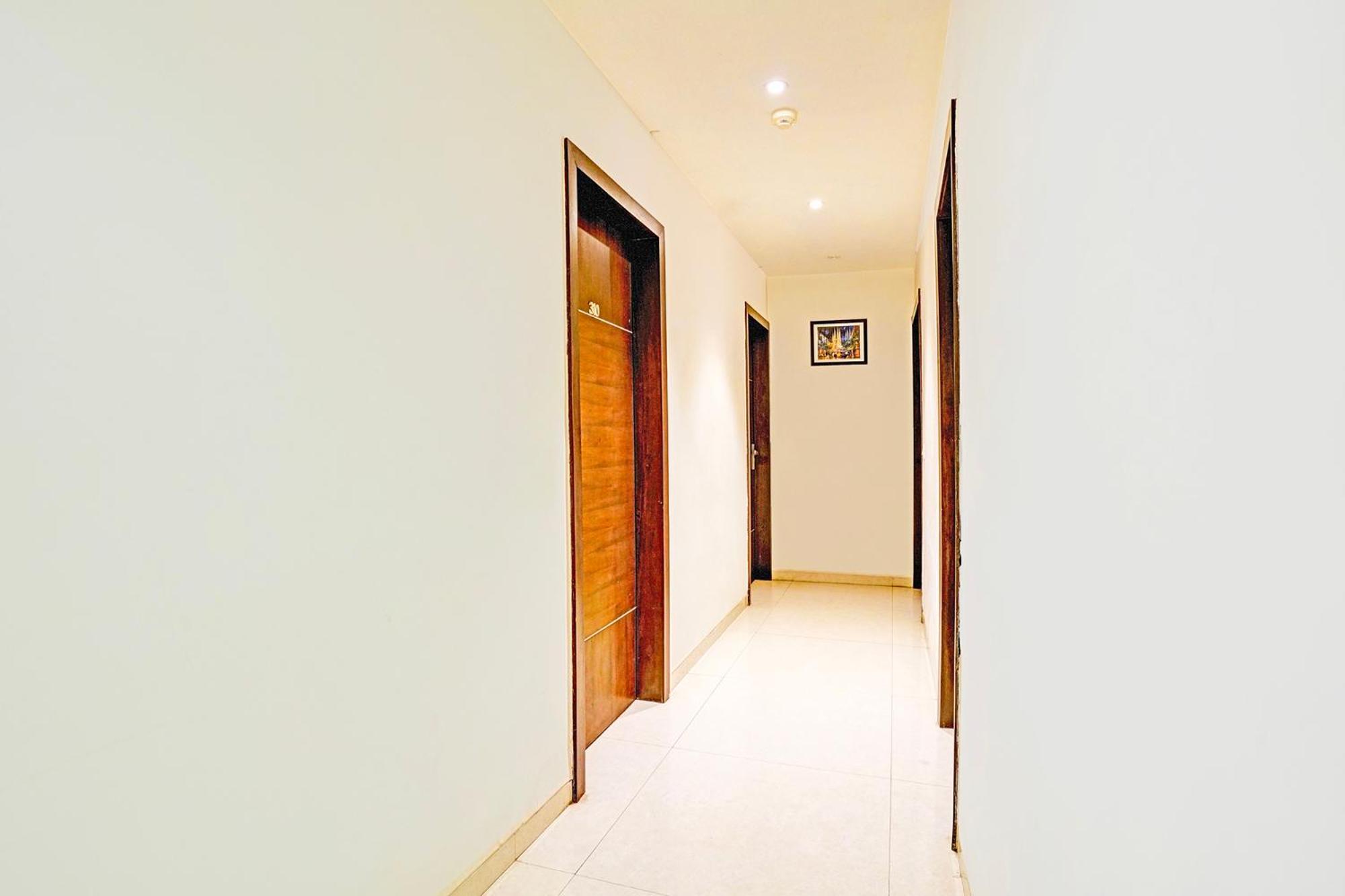 Fabhotel Prime Sky Light Vadodara Buitenkant foto