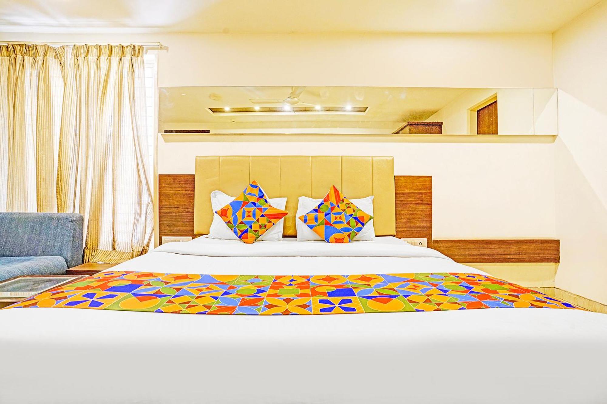 Fabhotel Prime Sky Light Vadodara Buitenkant foto