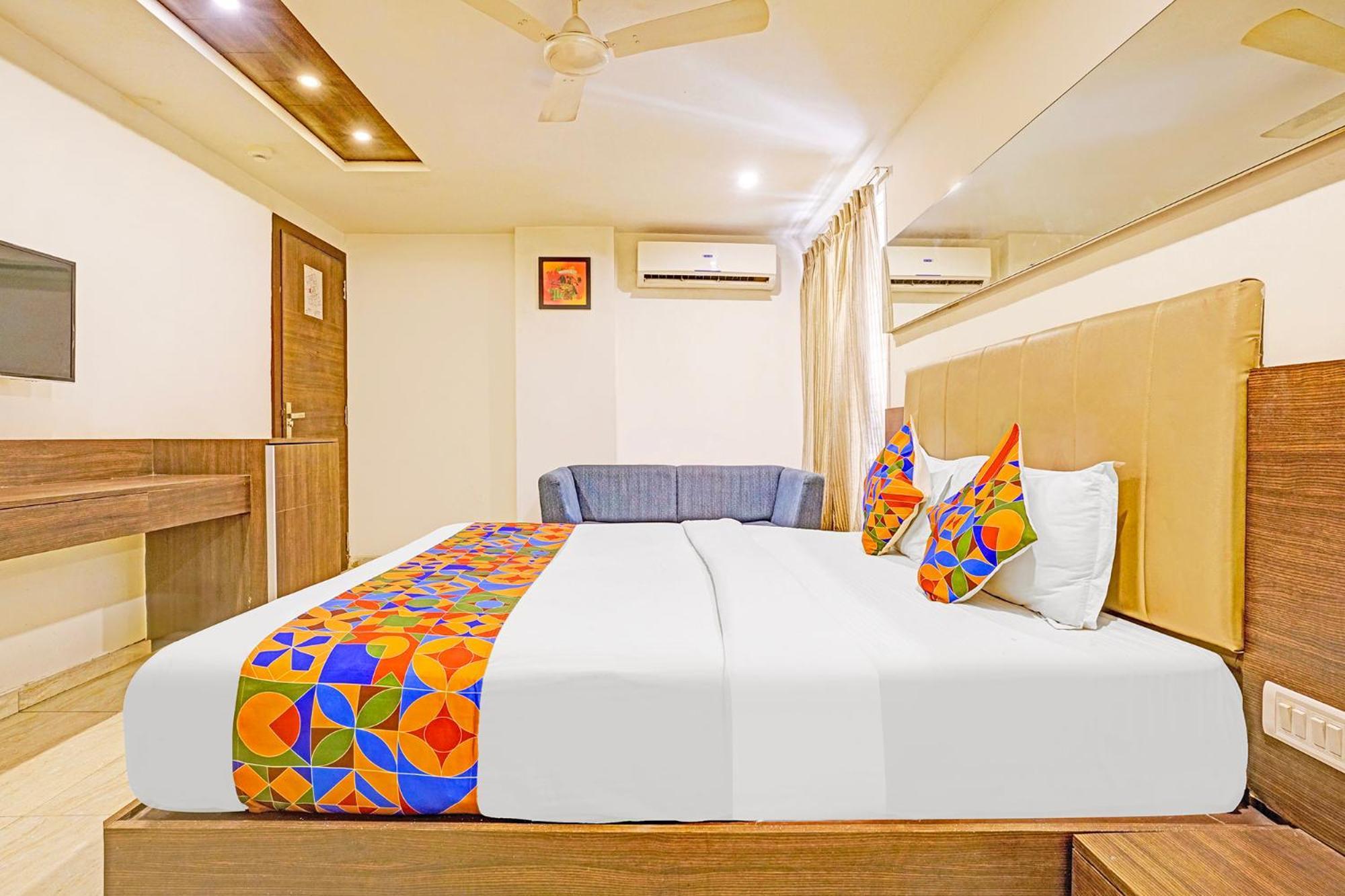 Fabhotel Prime Sky Light Vadodara Buitenkant foto