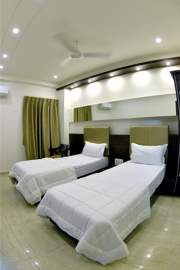 Fabhotel Prime Sky Light Vadodara Buitenkant foto
